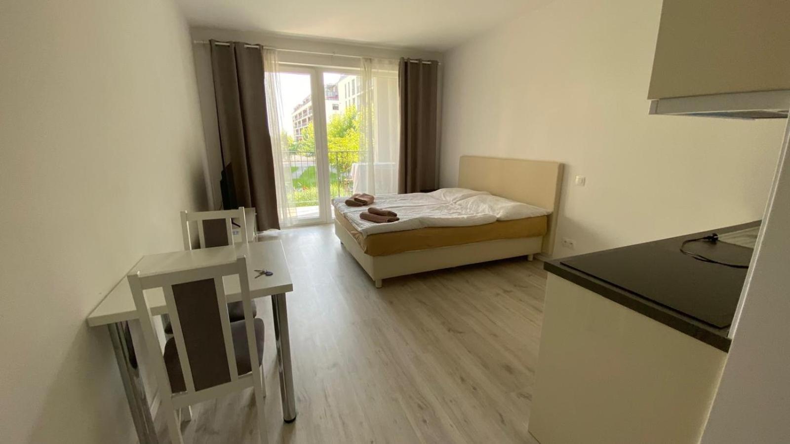 Apartment 1 With Terrace, Slnecnice, 18b *